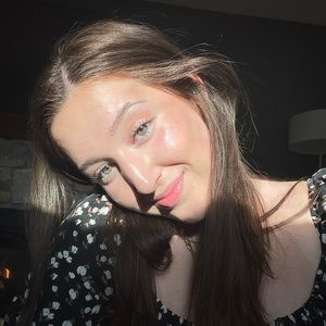 Meet your Posher, Chloe